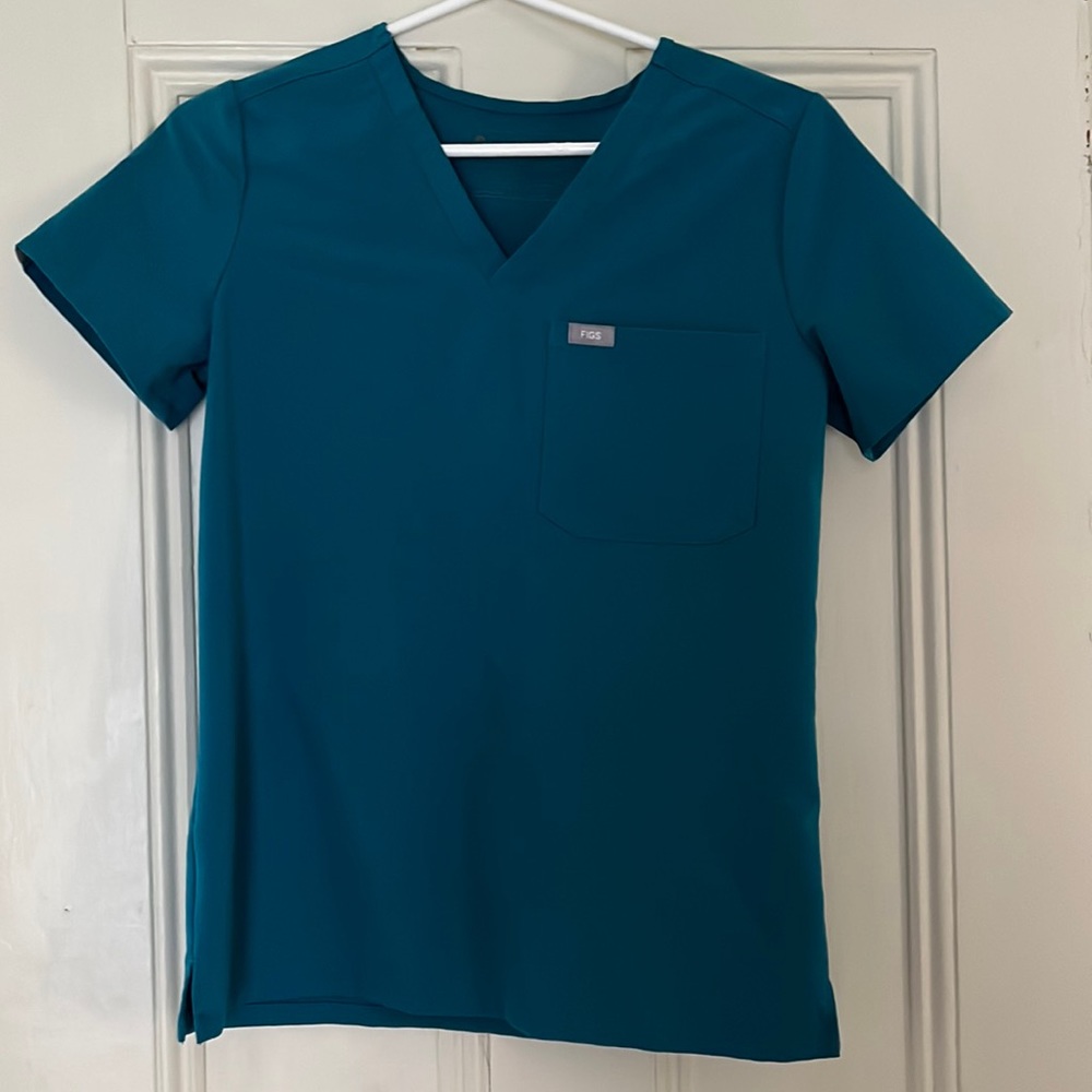 Figs Catarina top and Yola bottoms *Pacific Blue*